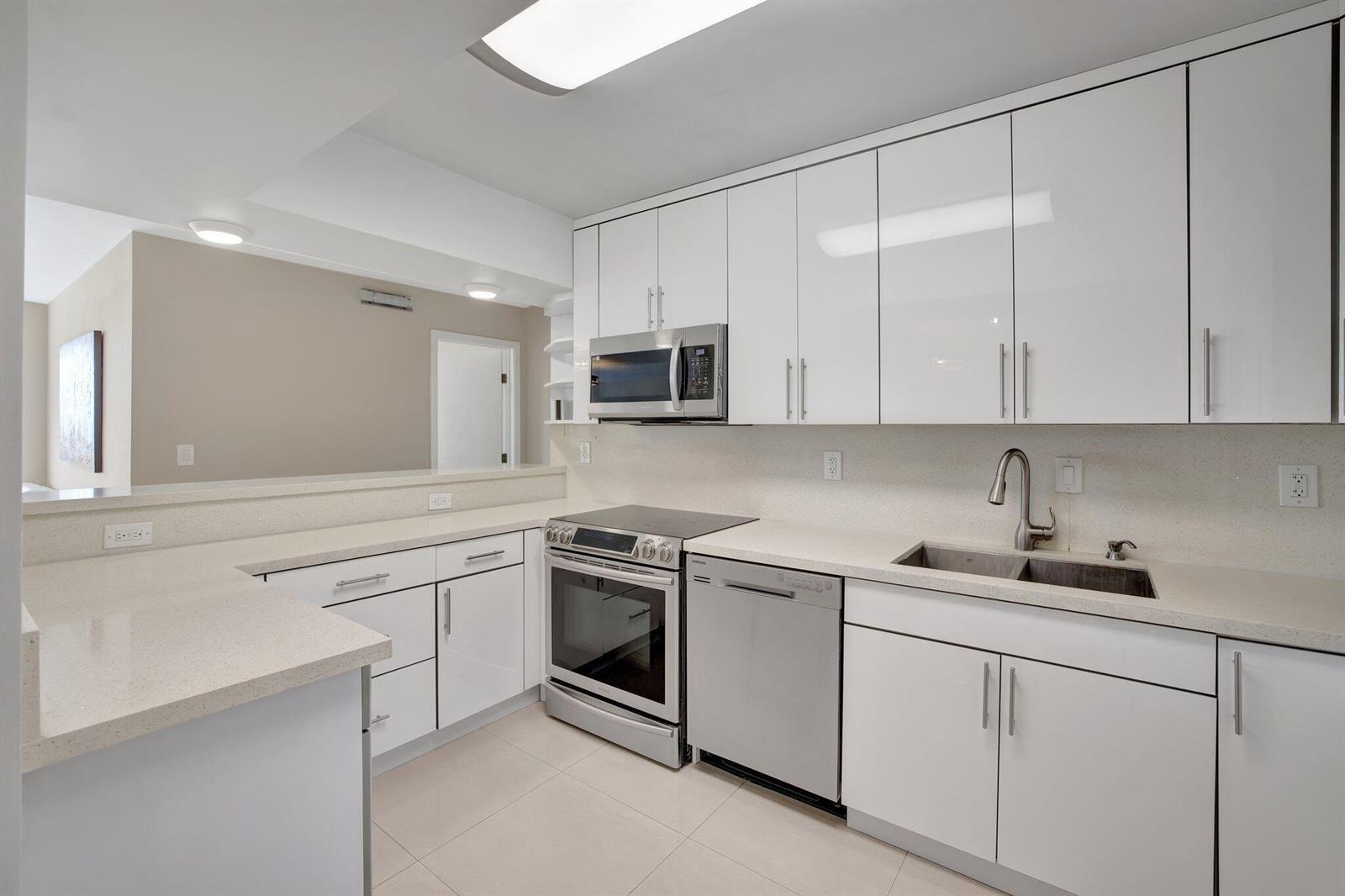 3701 N COUNTRY CLUB Drive # 907, Aventura FL 33180 photo 3