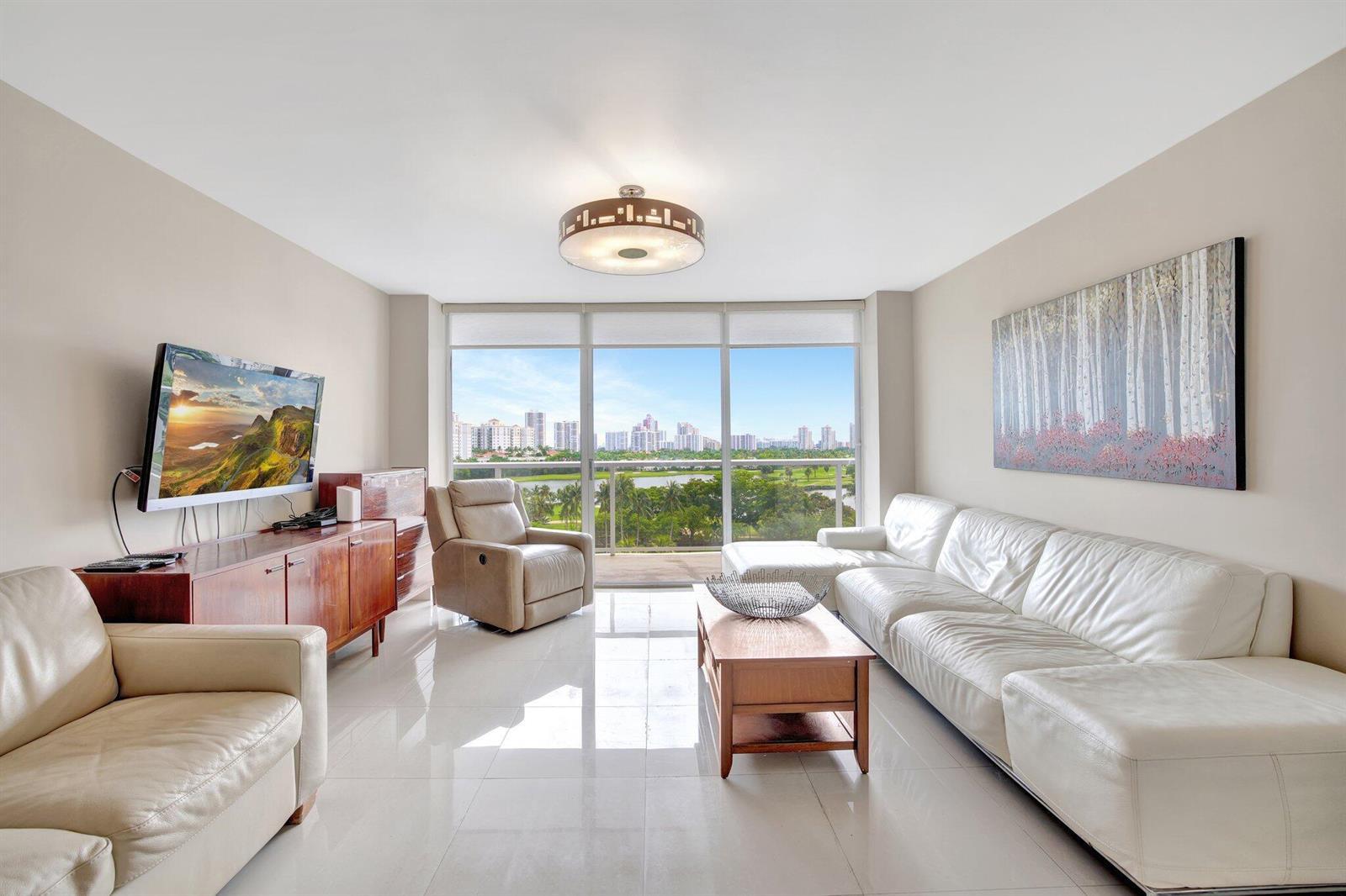 3701 N COUNTRY CLUB Drive # 907, Aventura FL 33180 photo 4