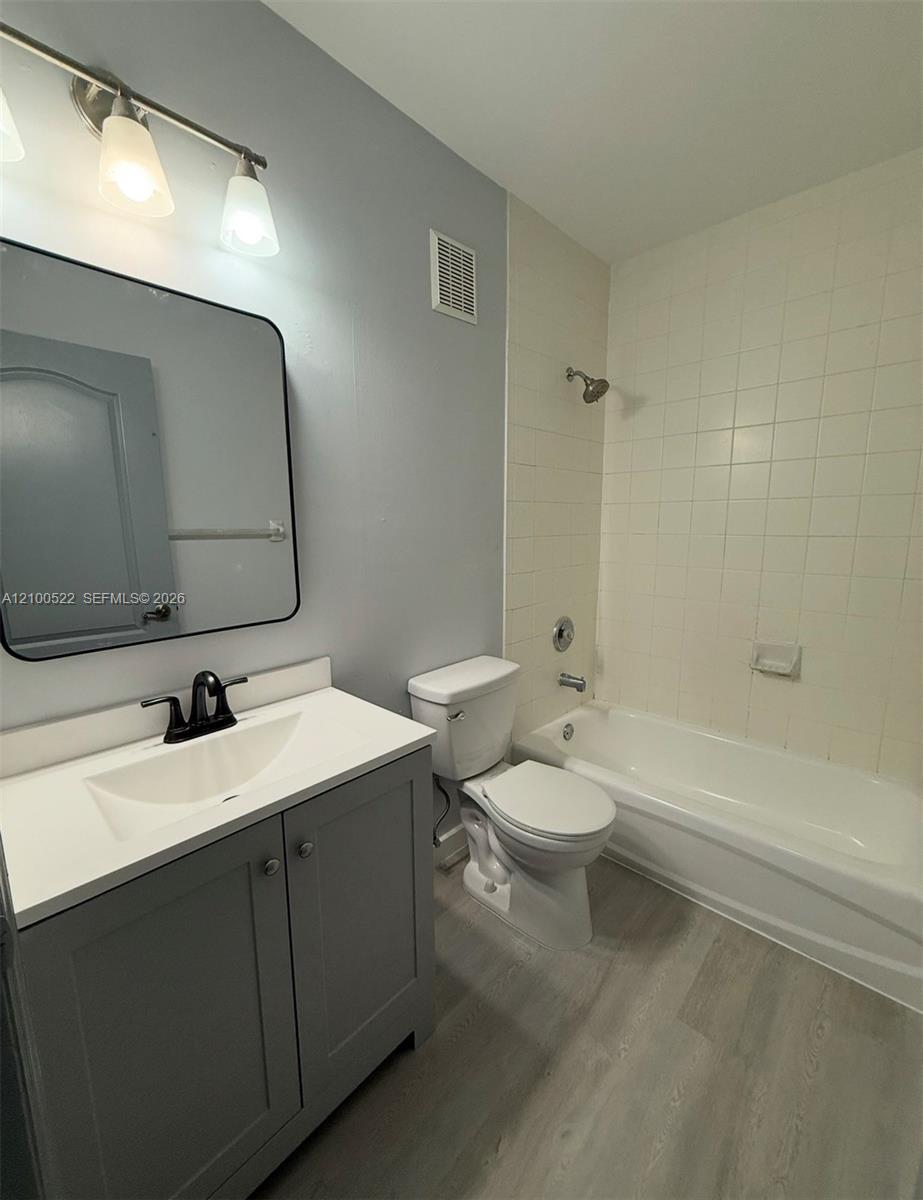 17800 NW 73rd Ave # 21, Hialeah FL 33015 photo 5