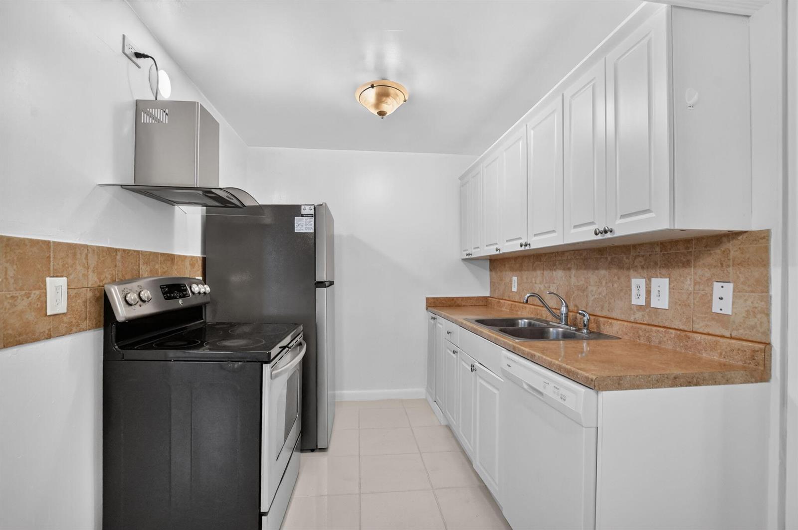 3010 Guildford A, Boca Raton FL 33434 photo 3