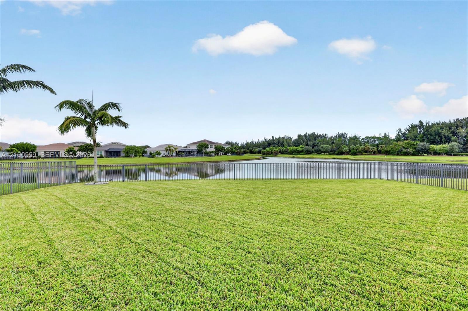 15672 Goldfinch Cir, Westlake FL 33470 photo 2