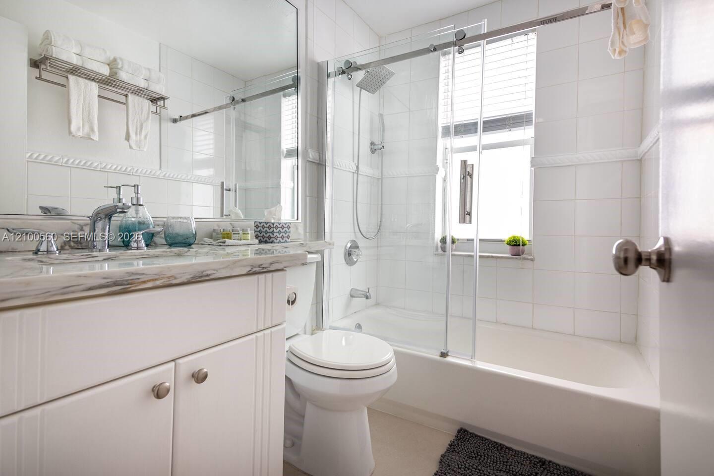 918 Ocean Dr # 201, Miami Beach FL 33139 photo 4