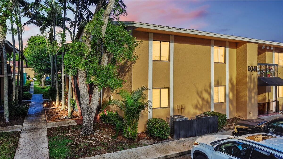 6041 10th Avenue N # 125, FL 33463 photo 2