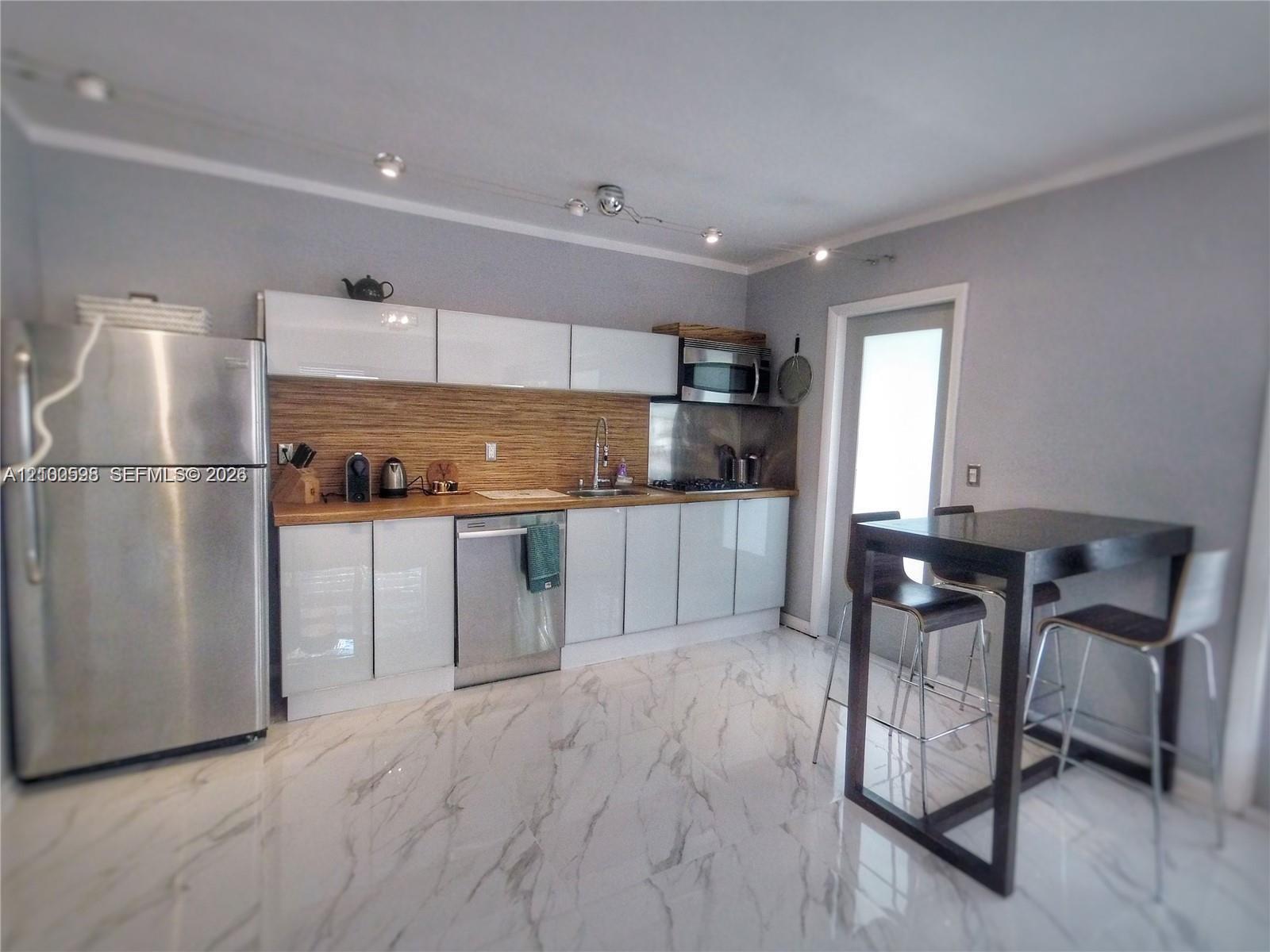1127 Meridian Ave # 1127, Miami Beach FL 33139 photo 4