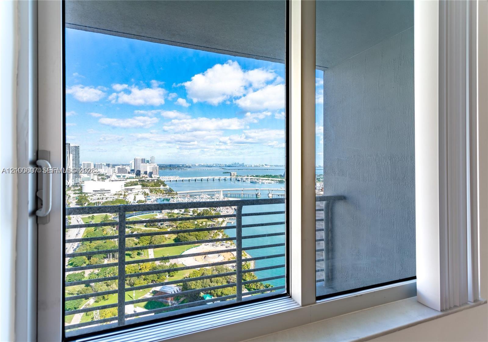 325 S Biscayne Blvd # 4318, Miami FL 33131 photo 5