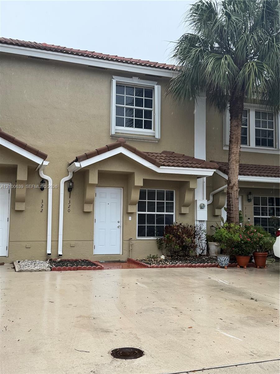 320 SW 120th Ave # 320, Pembroke Pines FL 33025 photo 2