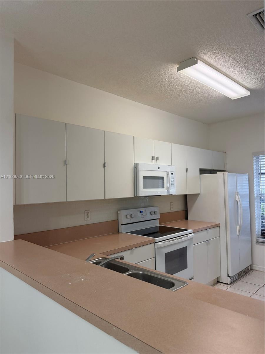320 SW 120th Ave # 320, Pembroke Pines FL 33025 photo 4