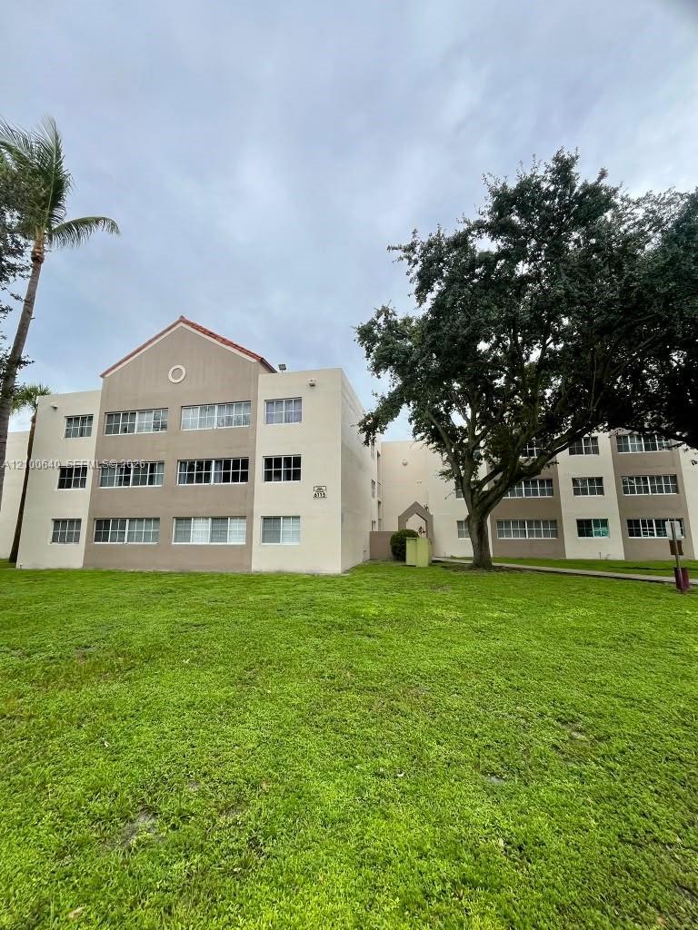 6115 NW 186th St # 301, Hialeah FL 33015 photo 2