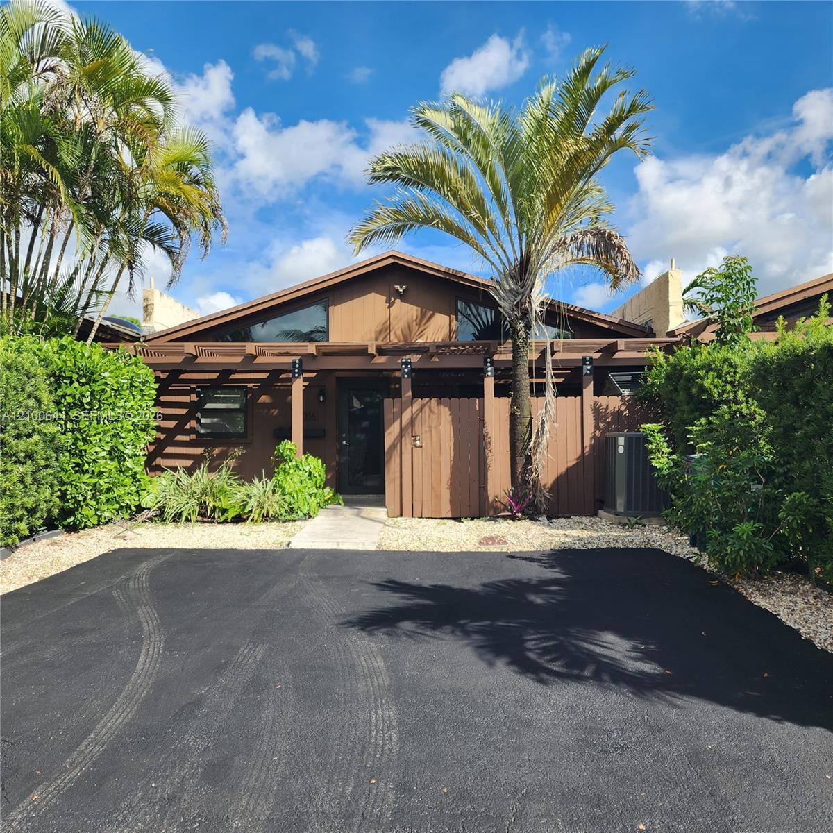 11316 SW 114th Cir Ter, Miami FL 33176