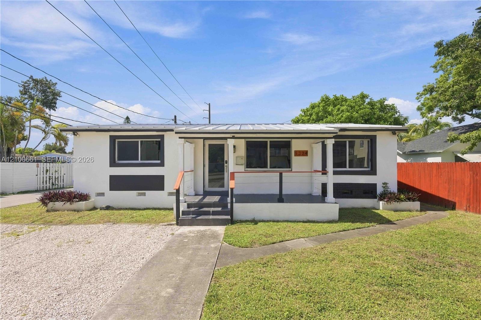 1324 N 24th Ave, Hollywood FL 33020