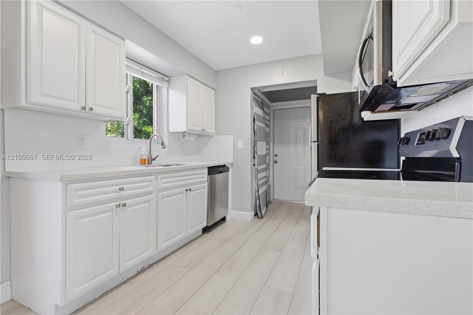 1324 N 24th Ave, Hollywood FL 33020 photo 5