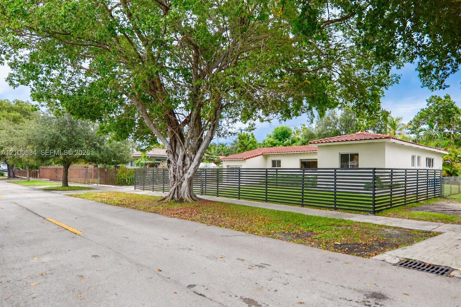535 SW 39th Ave, Miami FL 33134 photo 2
