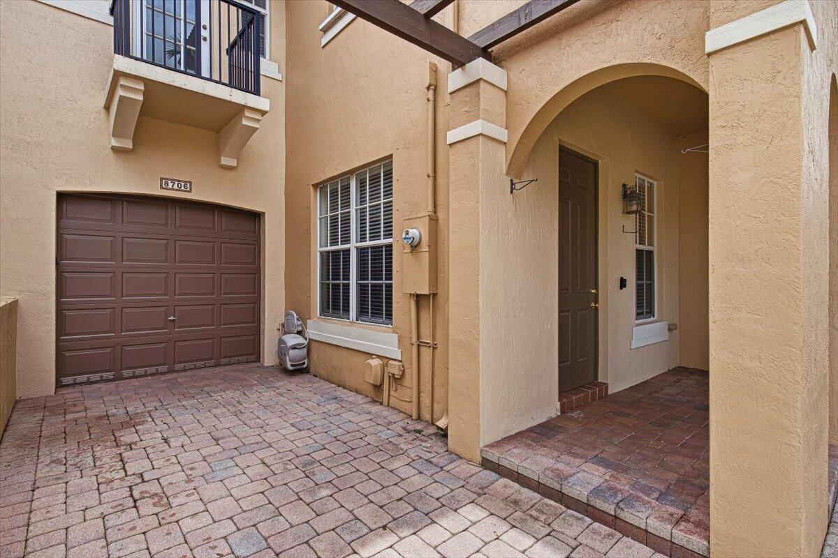 8706 Blaze Court, Davie FL 33328 photo 5