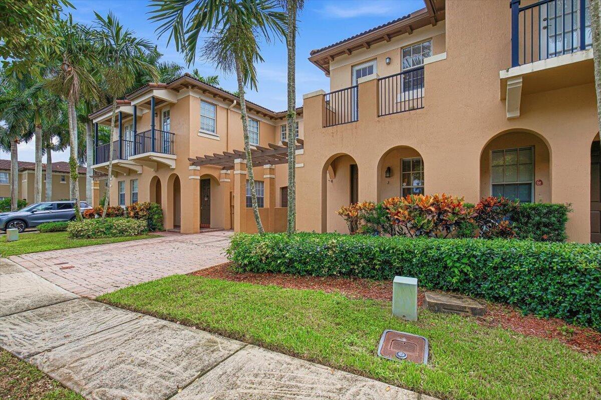 8706 Blaze Court, Davie FL 33328 photo 4