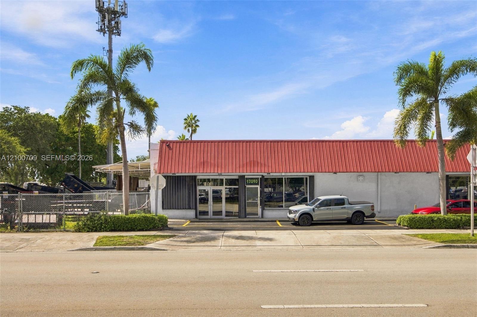 17010 S Dixie Hwy, Palmetto Bay FL 33157 photo 2