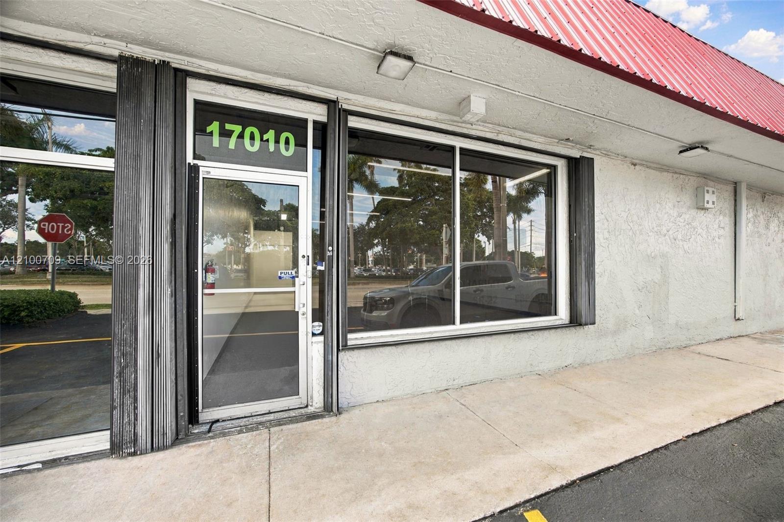 17010 S Dixie Hwy, Palmetto Bay FL 33157 photo 3