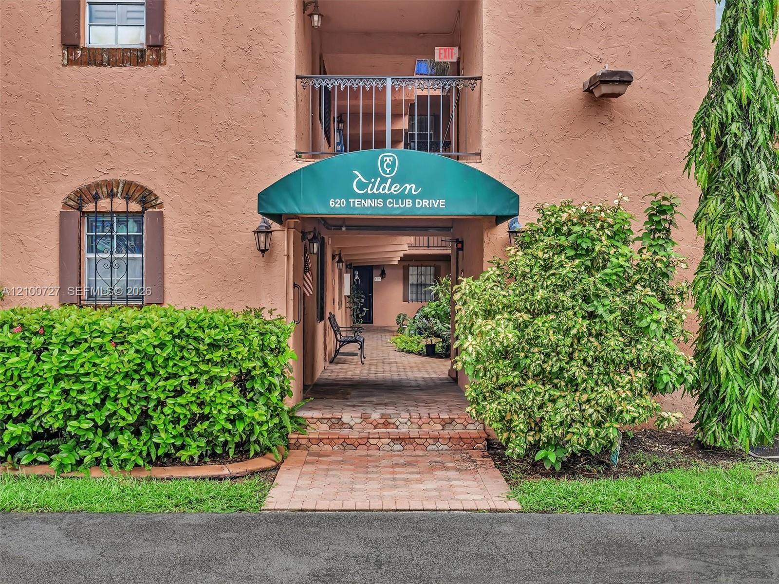 620 Tennis Club Dr # 301, Fort Lauderdale FL 33311 photo 2