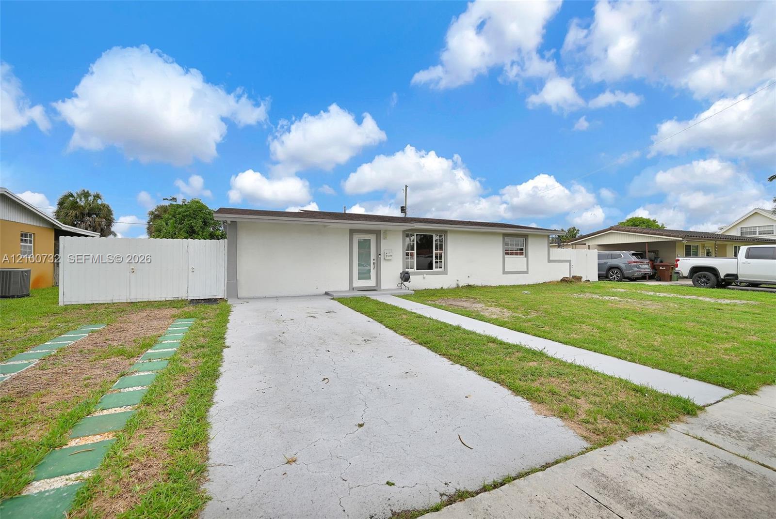 1271 W 79th St, Hialeah FL 33014 photo 2