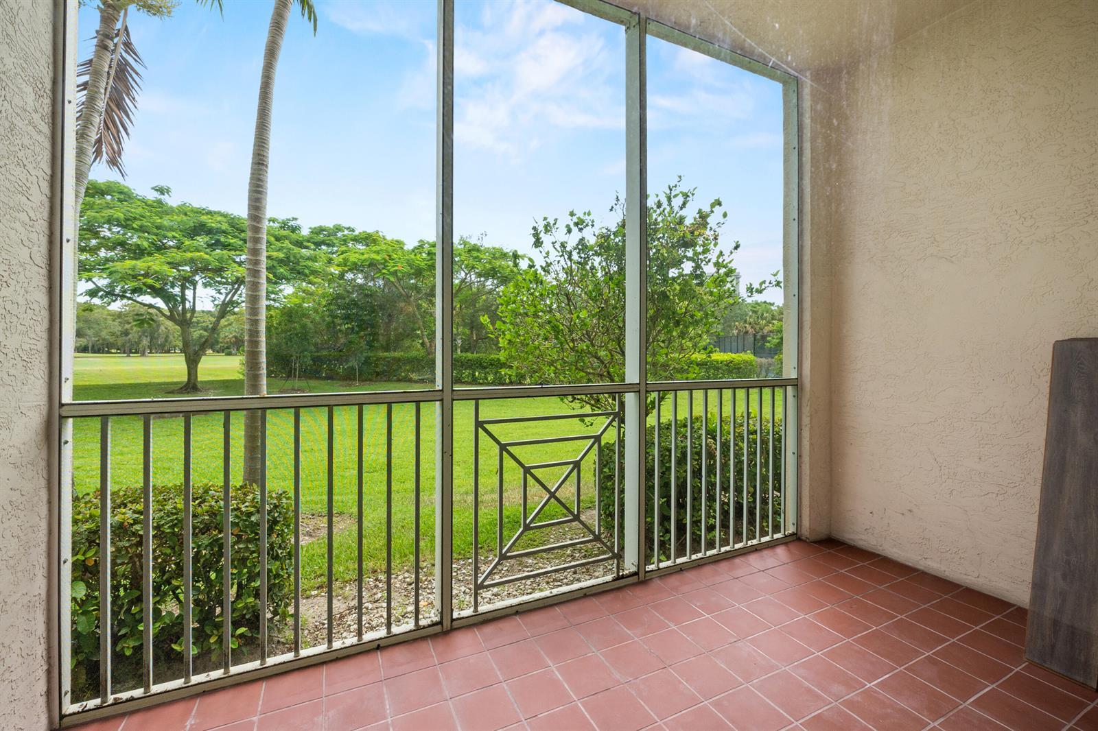 3500 Oaks Clubhouse Drive Apt 109, Pompano Beach FL 33069