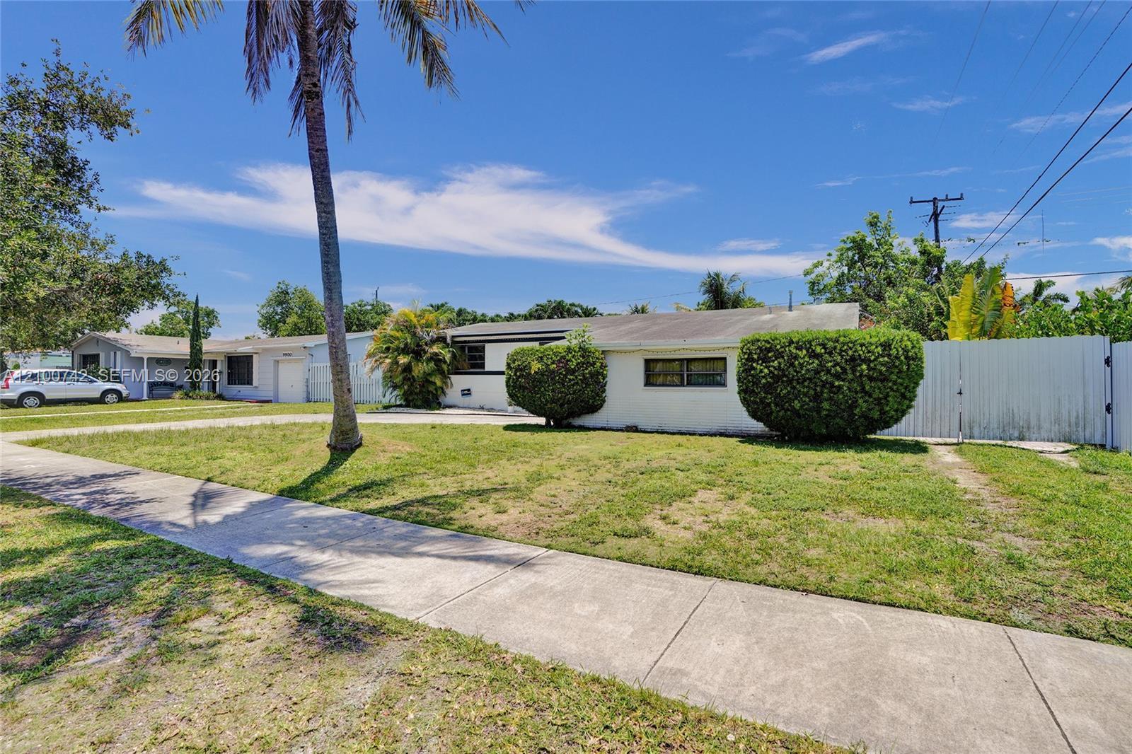 9910 Bahama Dr, Cutler Bay FL 33189 photo 2
