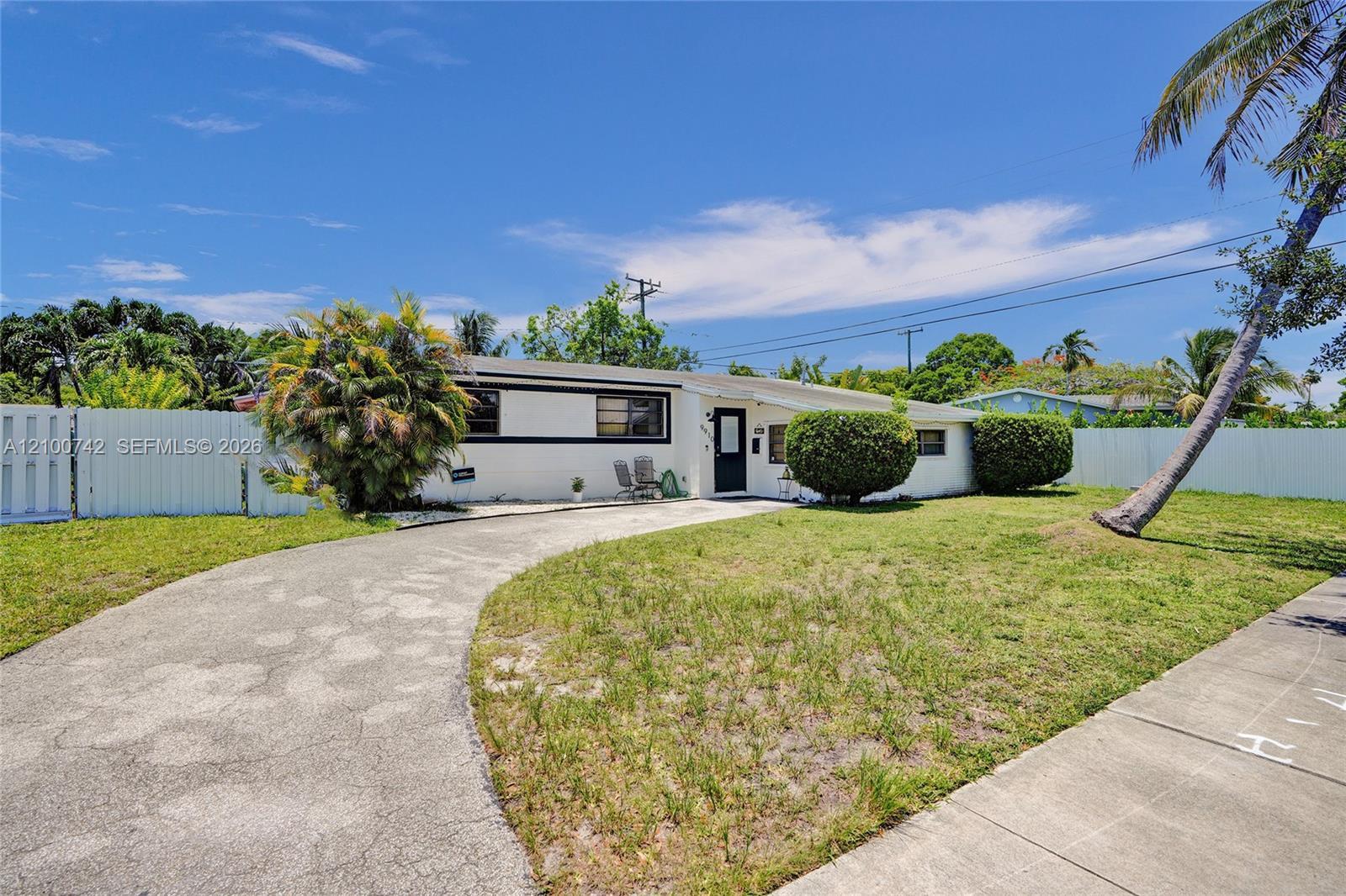 9910 Bahama Dr, Cutler Bay FL 33189 photo 3