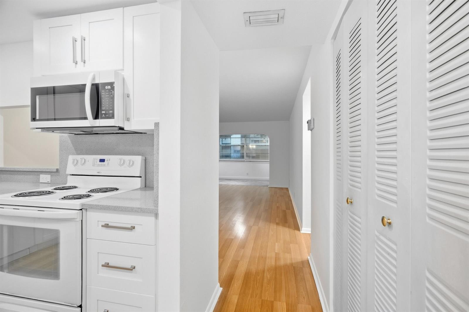 3210 HOLIDAY SPRINGS Boulevard # 108, Margate FL 33063 photo 4