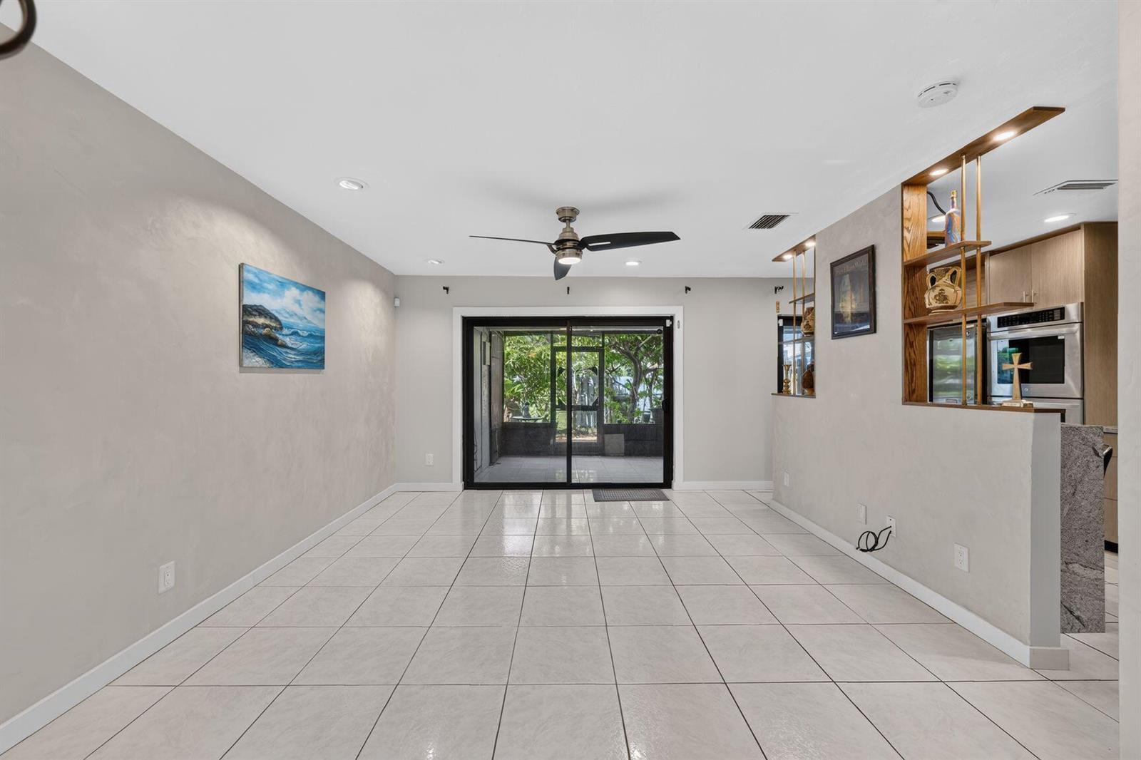 10377 NW 3rd Street, Pembroke Pines FL 33026 photo 5