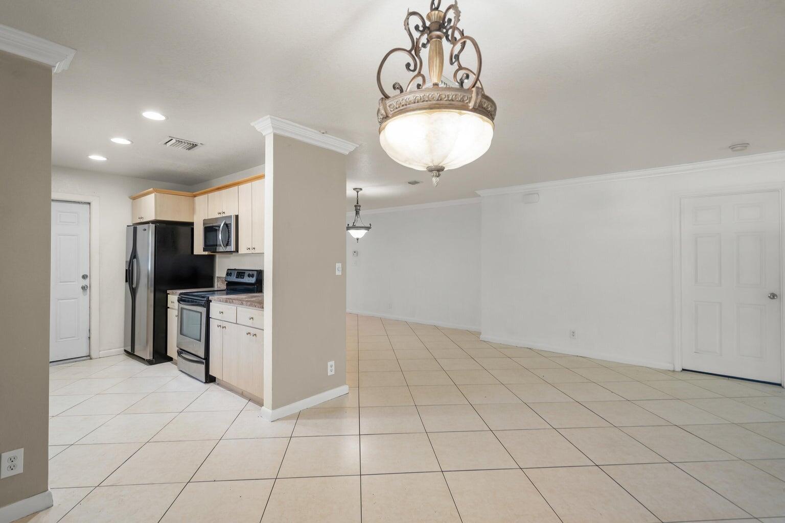 2241 NW 3RD Street, Pompano Beach FL 33069 photo 5