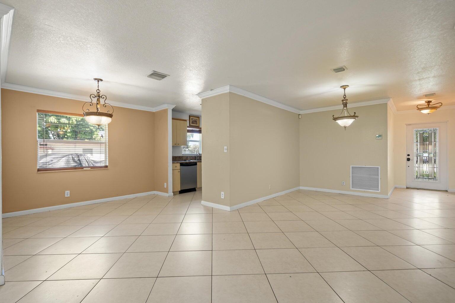 2241 NW 3RD Street, Pompano Beach FL 33069 photo 4