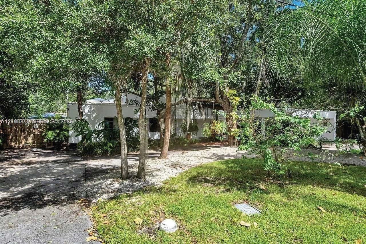 5845 SW 88th St, South Miami FL 33156