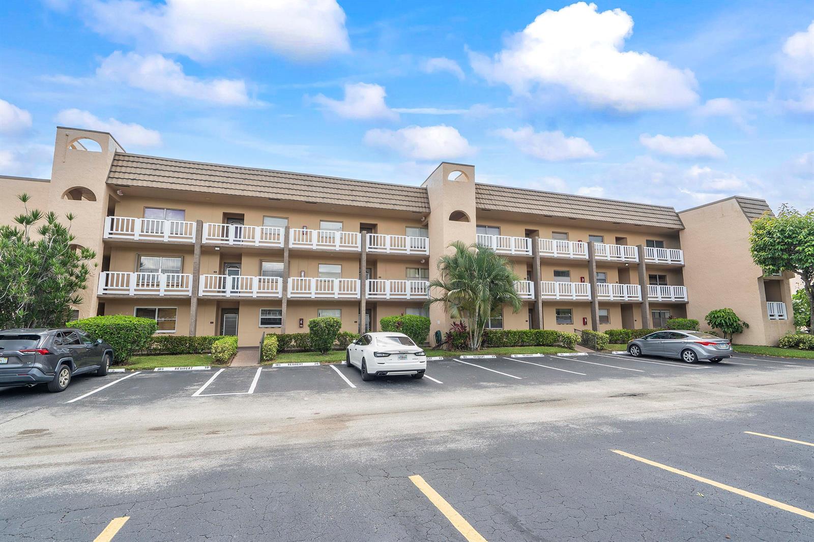 9221 Sunrise Lakes Boulevard # 109, Sunrise FL 33322 photo 2