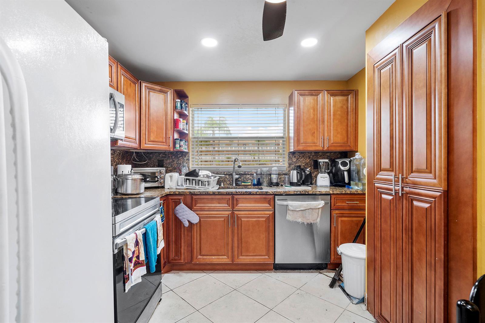9221 Sunrise Lakes Boulevard # 109, Sunrise FL 33322 photo 3