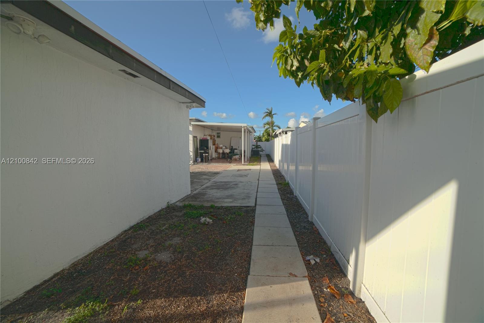 568 E 15th St, Hialeah FL 33010 photo 5