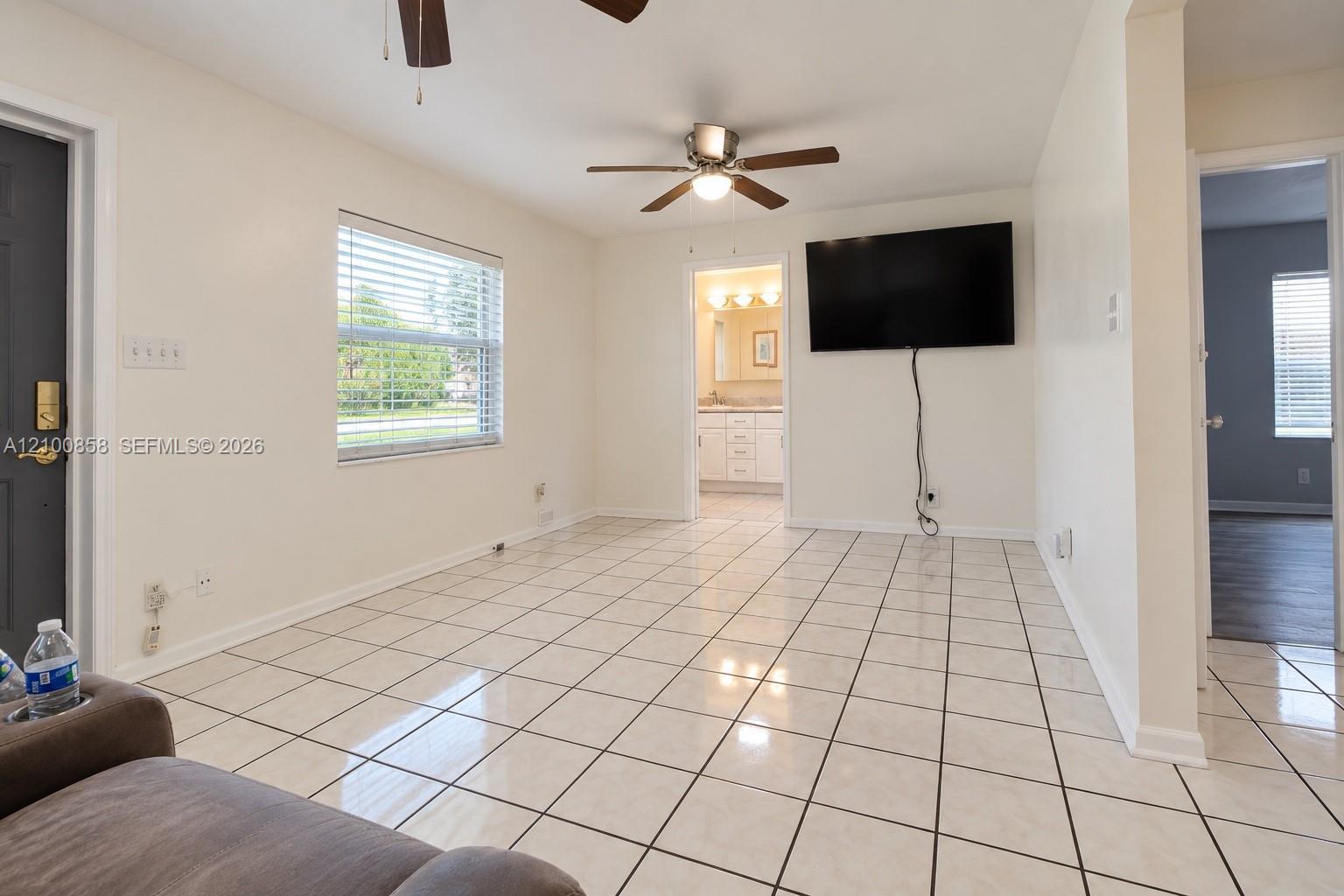 6331 Taylor St, Hollywood FL 33024 photo 3