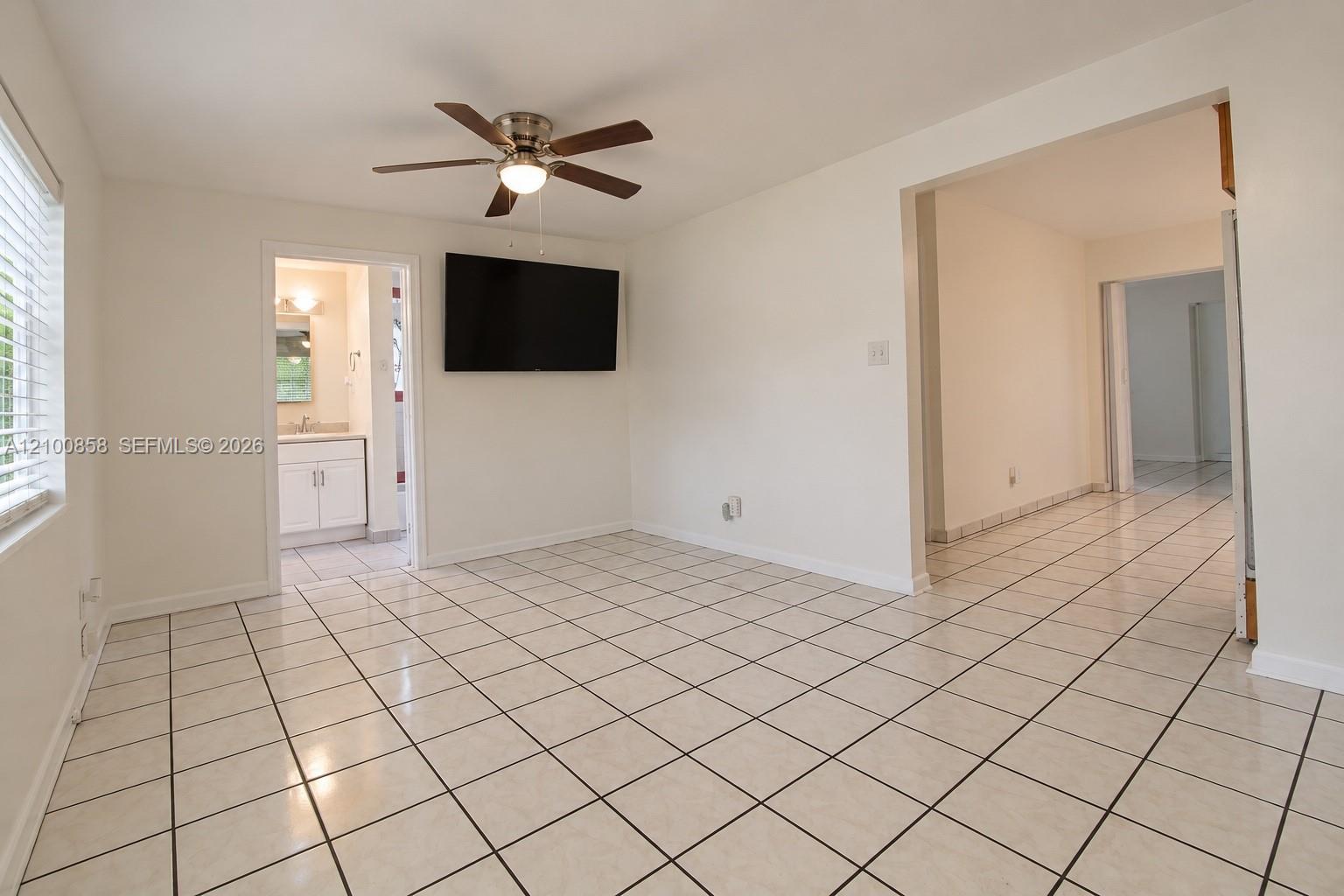 6331 Taylor St, Hollywood FL 33024 photo 5