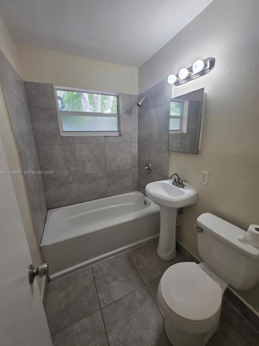 1105 SW 15th Ter # 4, Fort Lauderdale FL 33312 photo 2