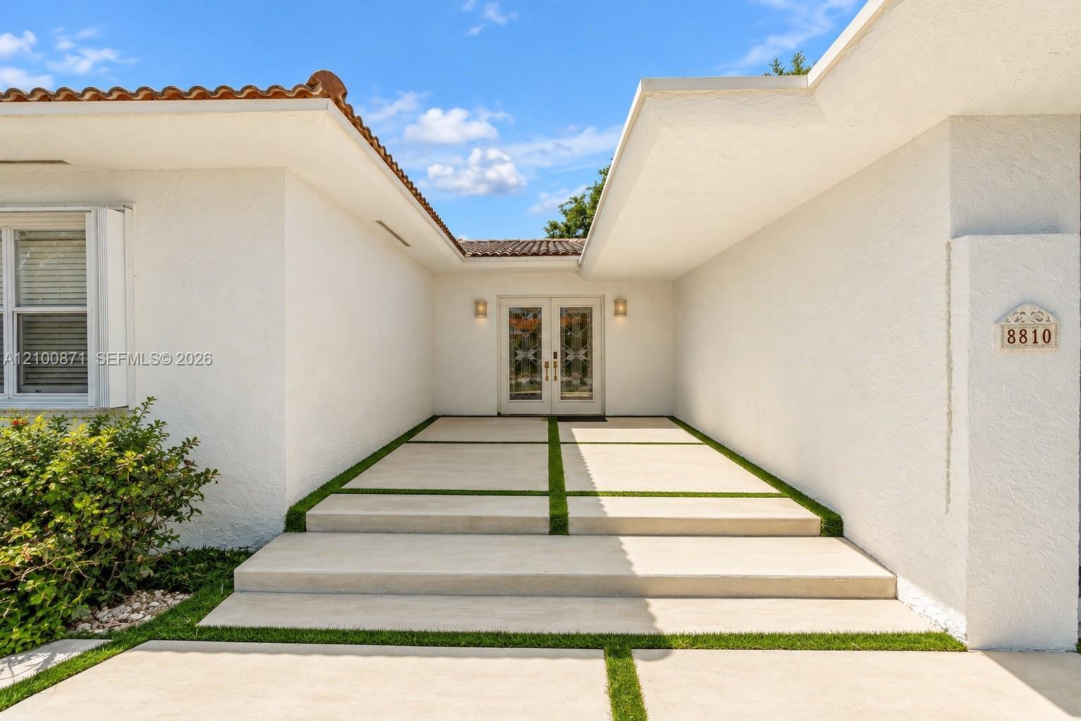 8810 Garland Ave, Surfside FL 33154 photo 2