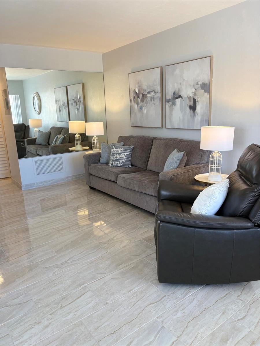 3280 LAKE OSBORNE Drive # 206, FL 33461 photo 3
