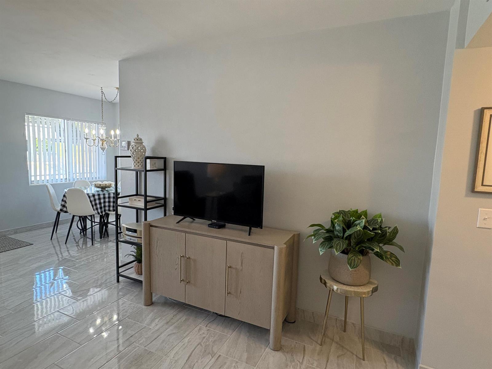 3280 LAKE OSBORNE Drive # 206, FL 33461 photo 4