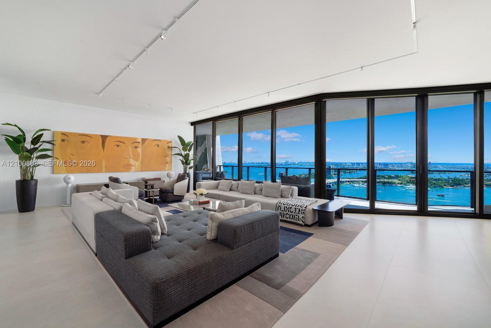 1000 Biscayne Blvd # 3302, Miami FL 33132 photo 2