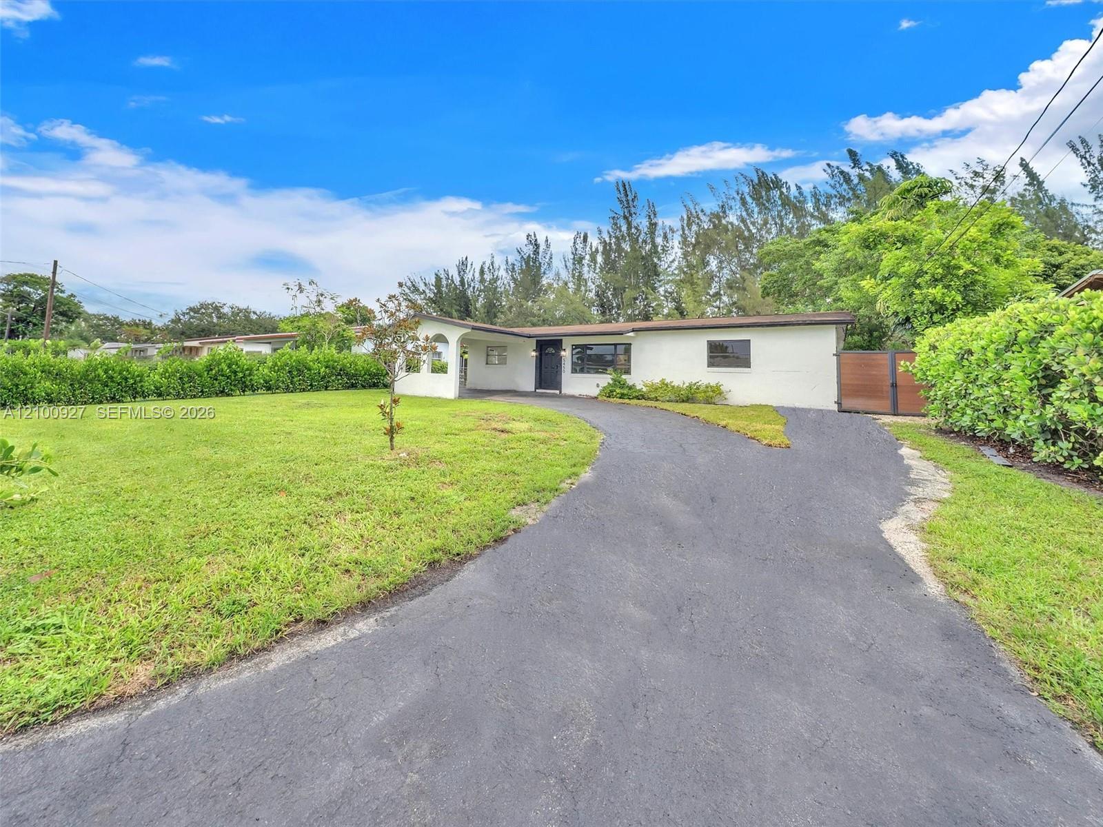 5450 SW 55 Ave, Davie FL 33314 photo 2