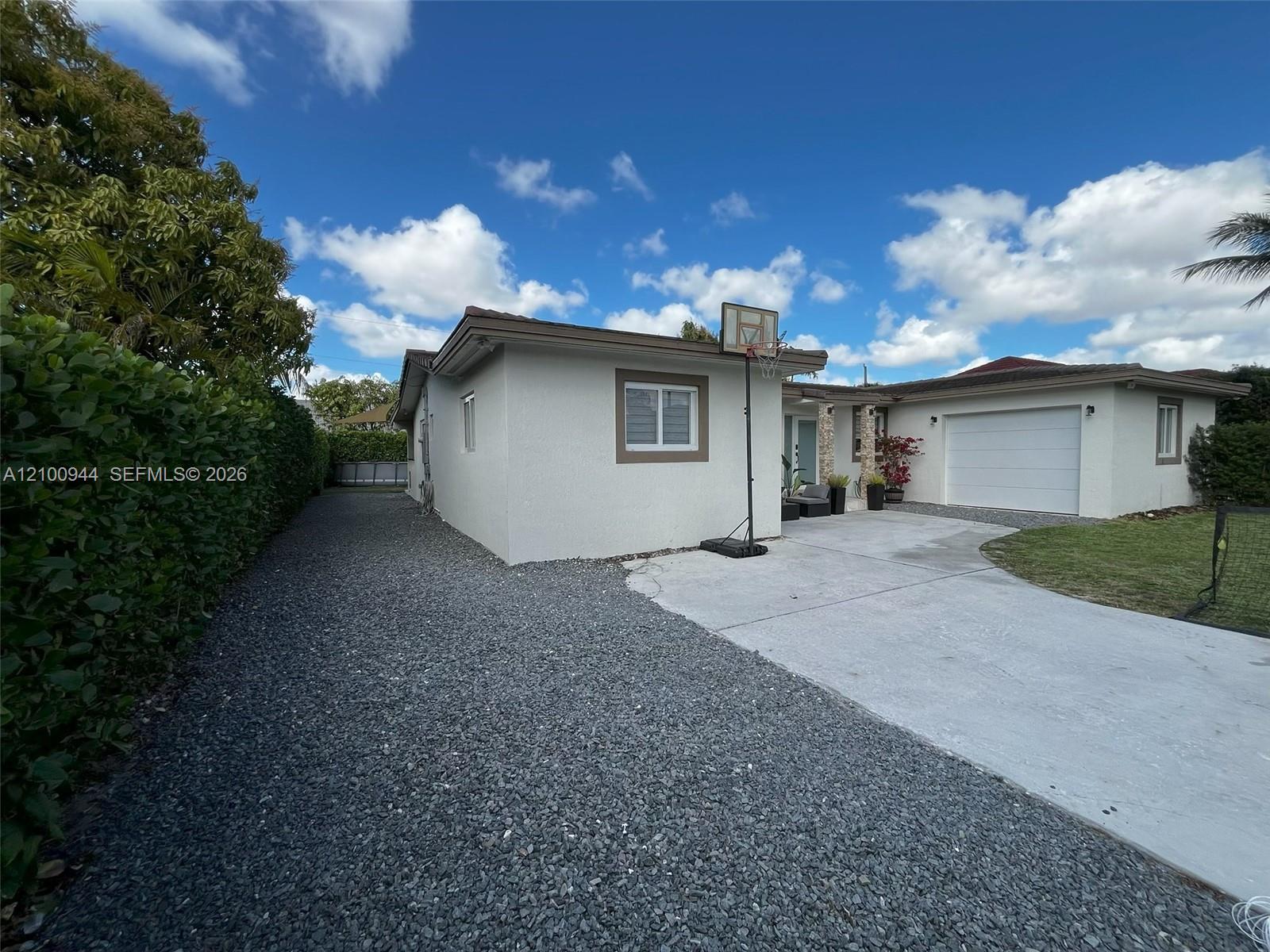 9975 NW 27th Ter, Doral FL 33172 photo 3