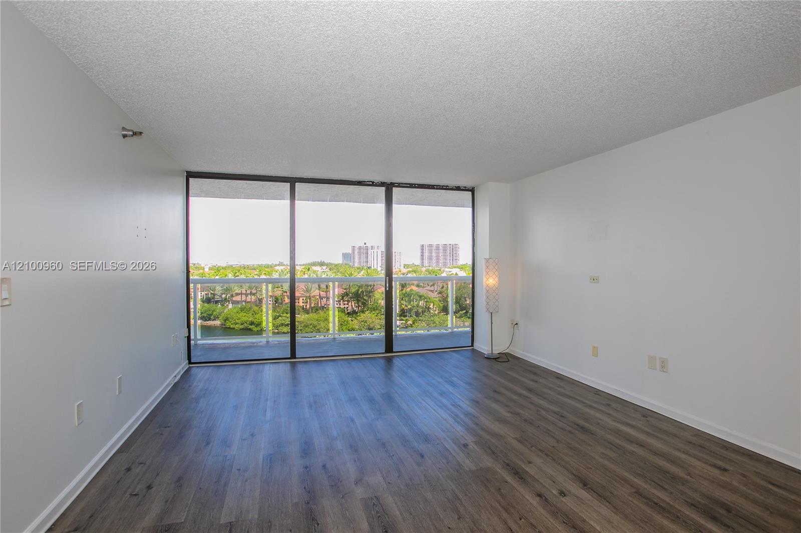 20505 E Country Club Dr # 731, Aventura FL 33180