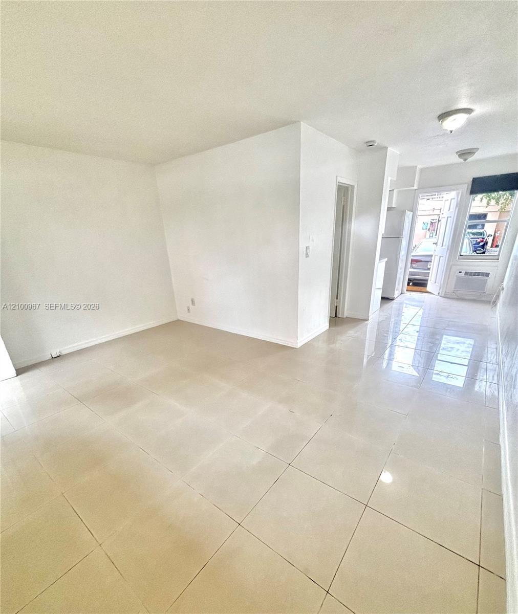 15 Alhambra Cir # 16, Coral Gables FL 33134 photo 3