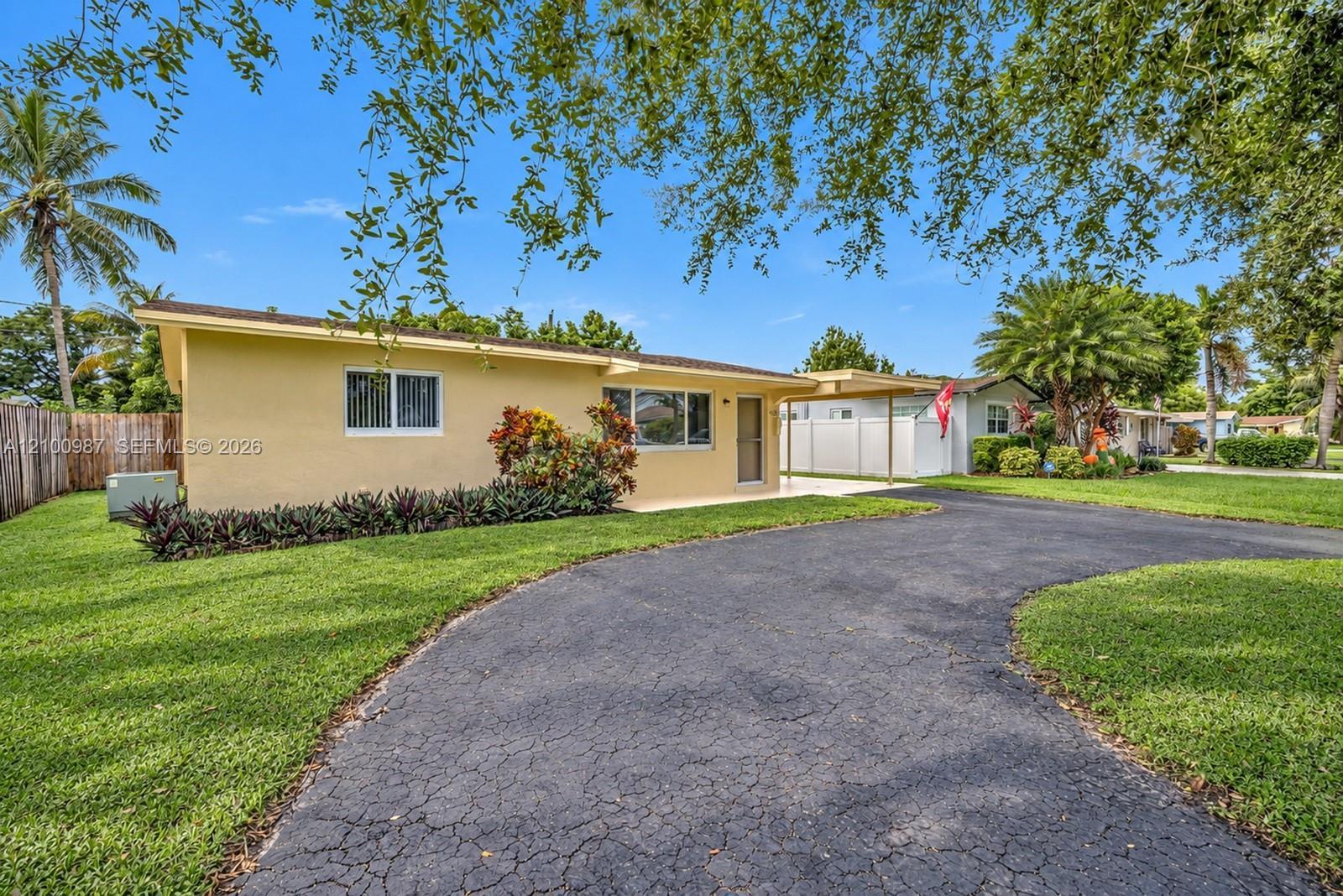 5031 SW 94th Ter, Cooper City FL 33328 photo 2