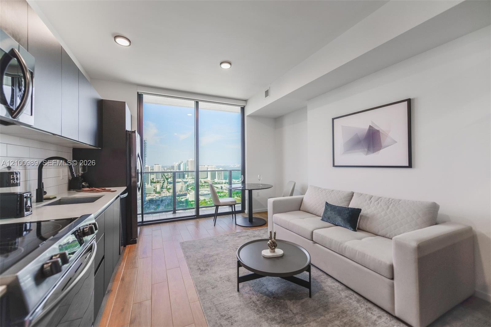 398 NE 5th St # 3505, Miami FL 33132 photo 2