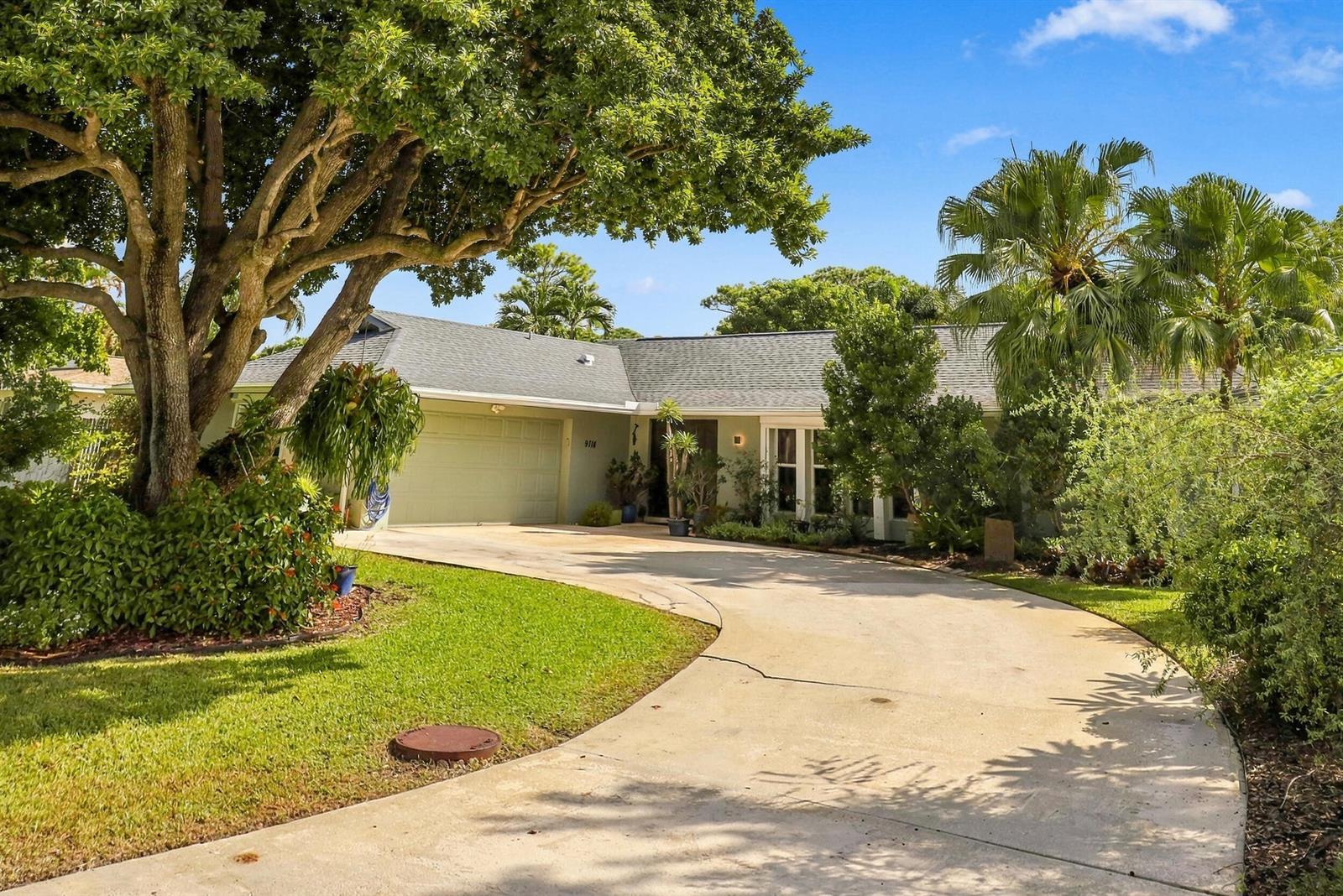 9714 HONEYSUCKLE Avenue, Palm Beach Gardens FL 33410 photo 3
