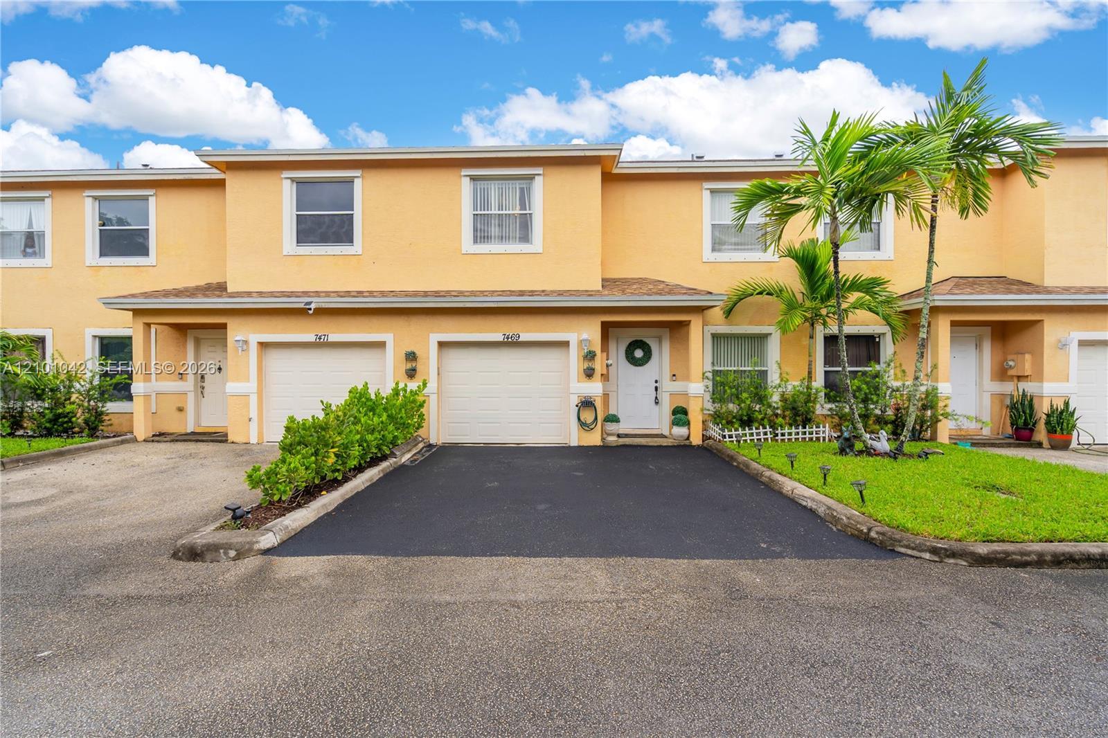 7469 Tam Oshanter Blvd, North Lauderdale FL 33068