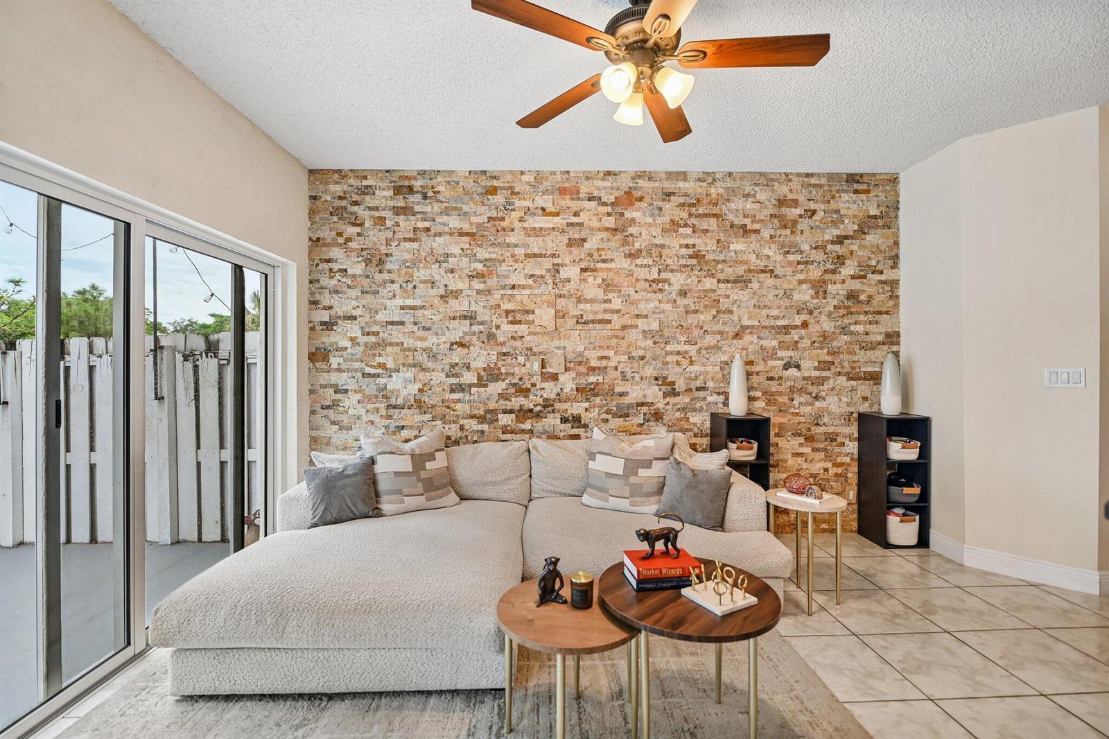 281 SW 95TH Terrace, Pembroke Pines FL 33025 photo 3