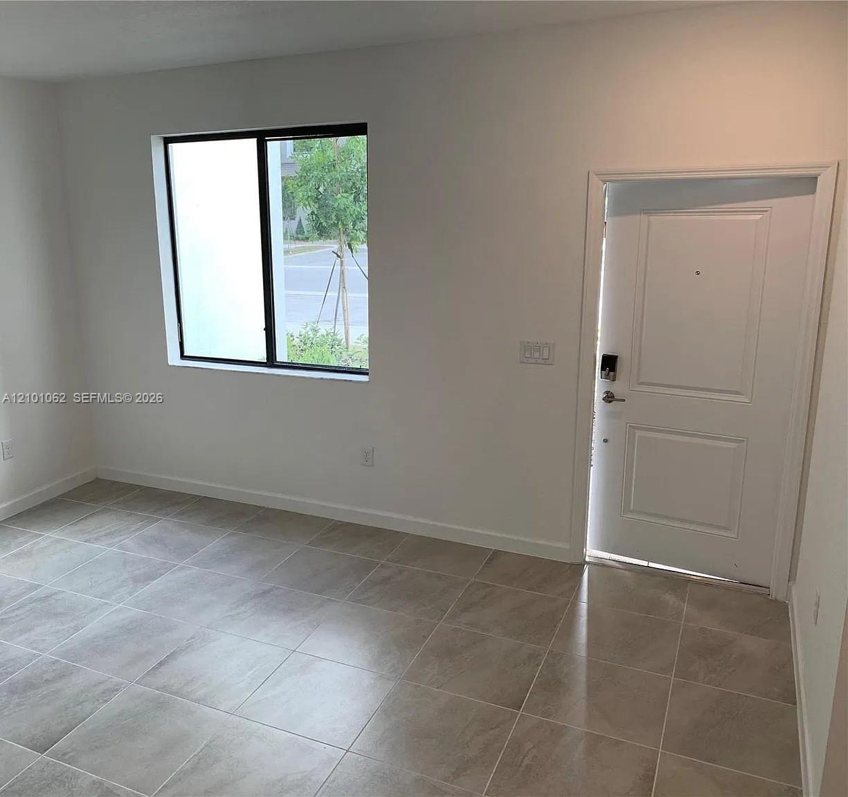 303 NE 208th Ter # 303, Miami FL 33179 photo 2